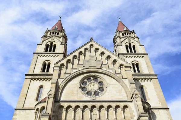 St Francis Assisi Kilisesi (aka Meksika). Bazilika tarzında Katolik Kilisesi Viyana, Avusturya. 1898 ve 1910 arasında inşa edilmiş.