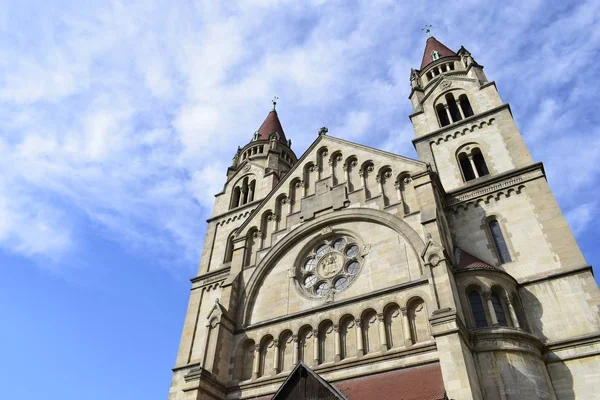 St Francis Assisi Kilisesi (aka Meksika). Bazilika tarzında Katolik Kilisesi Viyana, Avusturya. 1898 ve 1910 arasında inşa edilmiş.