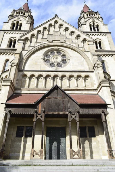 St Francis Assisi Kilisesi (aka Meksika). Bazilika tarzında Katolik Kilisesi Viyana, Avusturya. 1898 ve 1910 arasında inşa edilmiş.