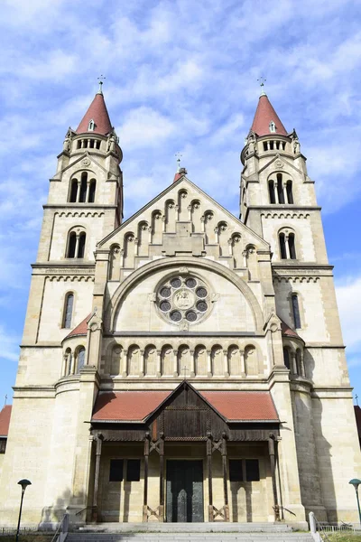 St Francis Assisi Kilisesi (aka Meksika). Bazilika tarzında Katolik Kilisesi Viyana, Avusturya. 1898 ve 1910 arasında inşa edilmiş.