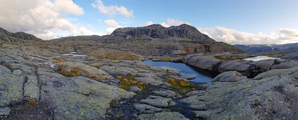 Путь Языку Троллей Ориентиру Норвегии — стоковое фото
