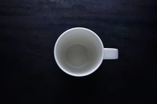 Кофе Белой Чашке Черном Фоне Деревянного Стола Кофе Белой Чашке — стоковое фото
