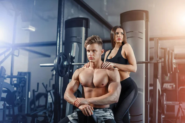 Mooie Jonge Sportieve Sexy Paar Spier Training Sportschool Tonen Tijdens — Stockfoto
