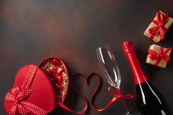 Biglietto Auguri San Valentino Con Bicchieri Champagne Scatola Regalo Amore — Foto Stock