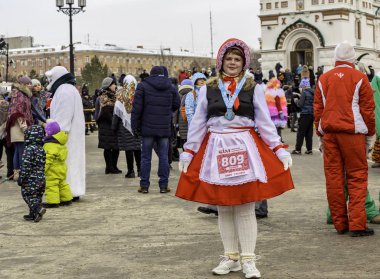 Sibirya uluslararası maratonu kitlesel bir spordur. Dünyanın dört bir yanından çok sayıda seyirci ve sporcu yutup toplar.   