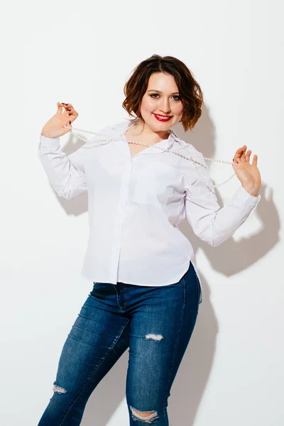 Beautiful Size Lady Cute Necklace Smiling Looking Camera While Standing — Stock Photo, Image