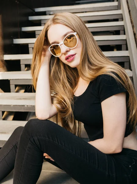 Portrait Trendy Casual Young Woman Black Wear Sunglasses Long Blond — Stock Photo, Image