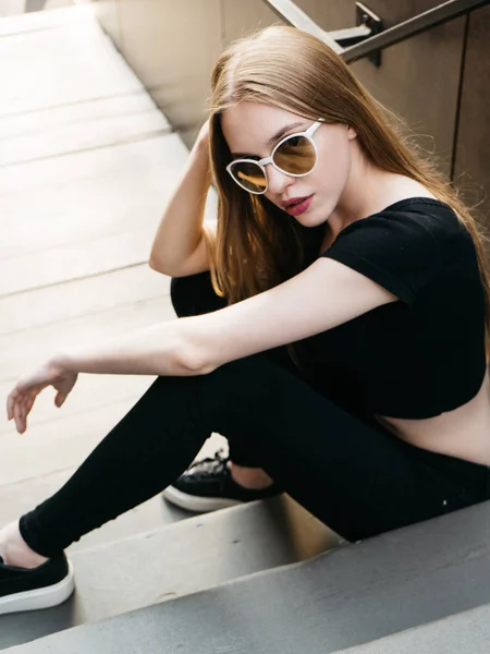 Portrait Trendy Casual Young Woman Black Wear Sunglasses Long Blond — Stock Photo, Image