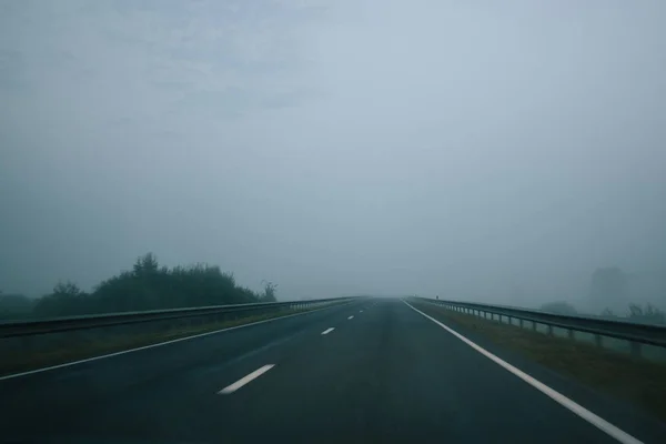 Asphalt Empty Highway Early Foggy Morning — Stock Photo, Image