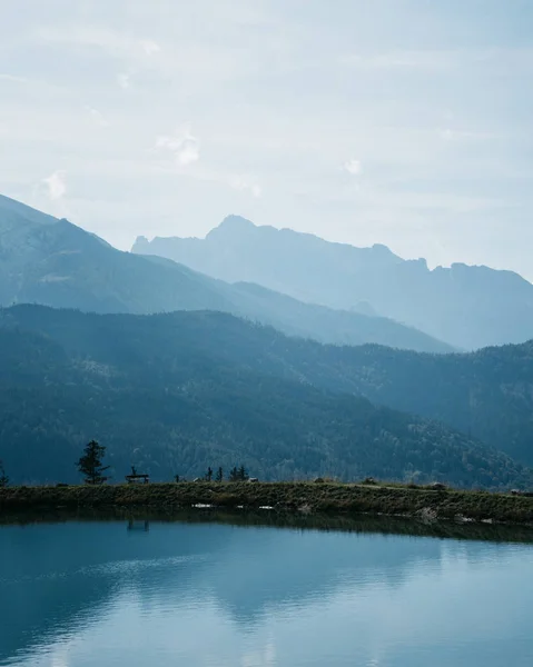 Majestosa Paisagem Alpina Com Lago Contra Montanhas Baviera Alemanha — Fotografia de Stock