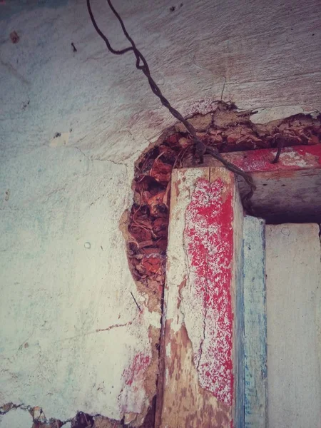 Canto Uma Porta Velha Marrom Avermelhada Carmesim Uma Casa Bahareque — Fotografia de Stock