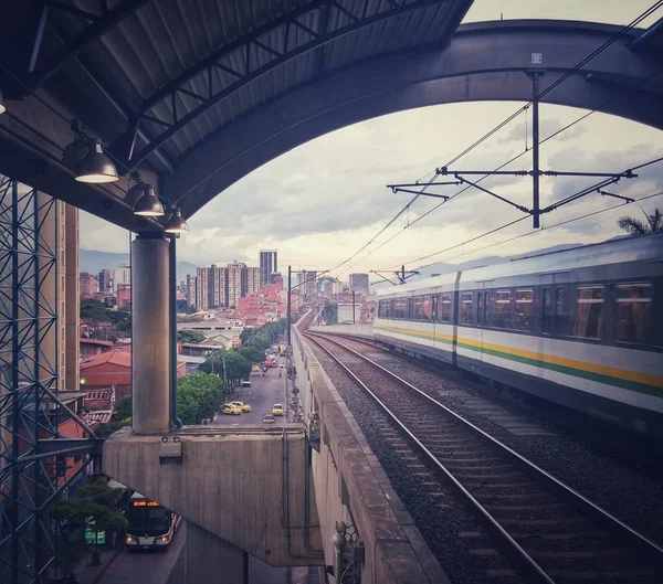 Métro Medellin Station Hospitalière Développement Innovant Moderne Système Transport Ferroviaire — Photo