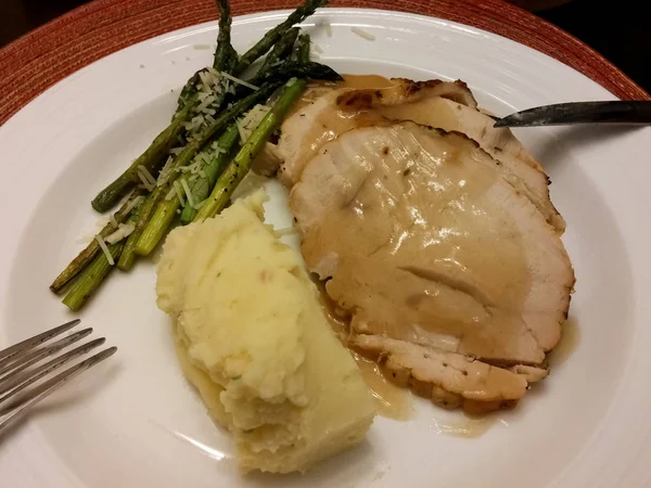 Delicious Turkey Accompanied Asparagus Mashed Potatoes Gourmet Healthy Food — Stock Photo, Image