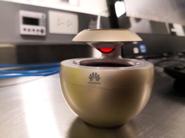Huawei kuğu Kablosuz Mini Bluetooth sözcü Am08 ile altın renk kodlu.. 