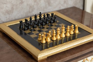 Ev için lüks satranç tahtası dekorasyonu