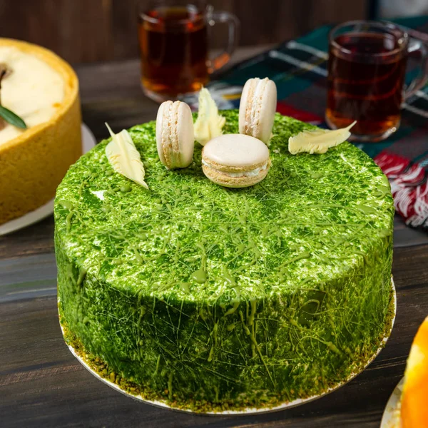 Bolo Macaron Bonito Diferente Mesa Madeira Com Chá — Fotografia de Stock