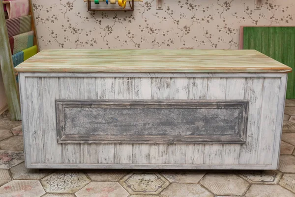 Empty Showcase Table Stool Sale — Stock Photo, Image