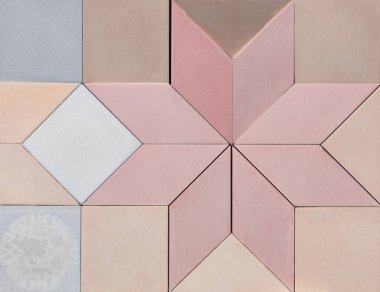 Taş bir duvarın dokusu. Eski kale taşından duvar dokusu. Arka plan ya da doku olarak taş duvar. Bir taş duvarın parçası, arkaplan veya doku için