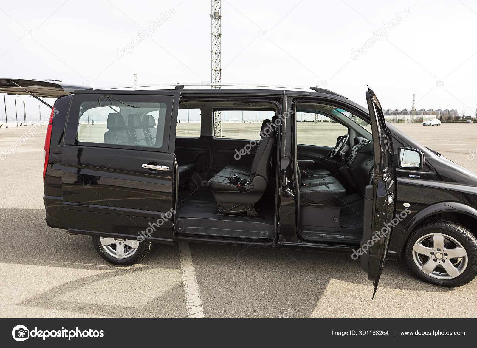 Mercedes Benz Vito Innenraum Offene Tür — Redaktionelles Stockfoto