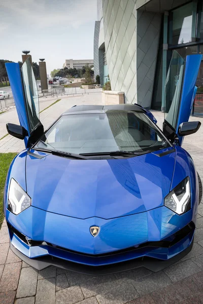 Lamborghini Aventador Bleu Portes Ouvertes — Photo