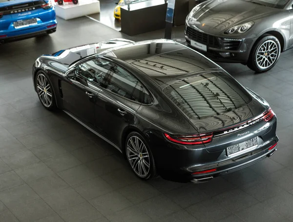 Argent Porsche Panamera Magasin Voitures — Photo