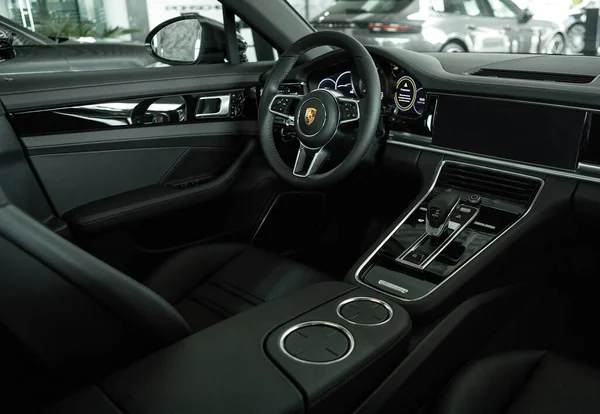 Zilveren Porsche Panamera Interieur — Stockfoto