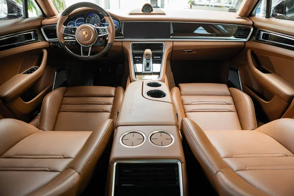 Porsche Panamera Turbo Interior Amarelo — Fotografia de Stock