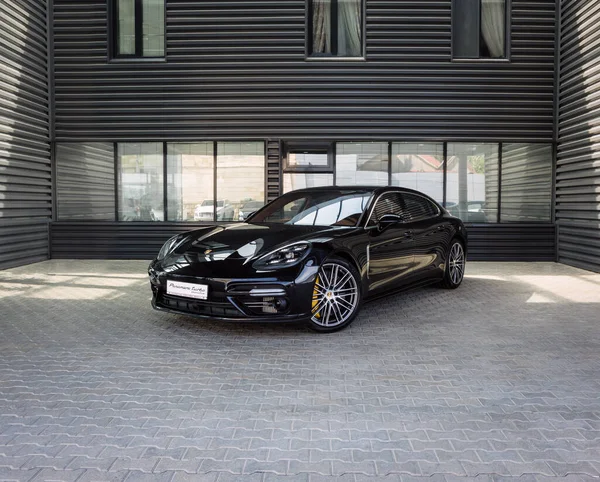 Porsche Panamera Turbo Noir Extérieur — Photo