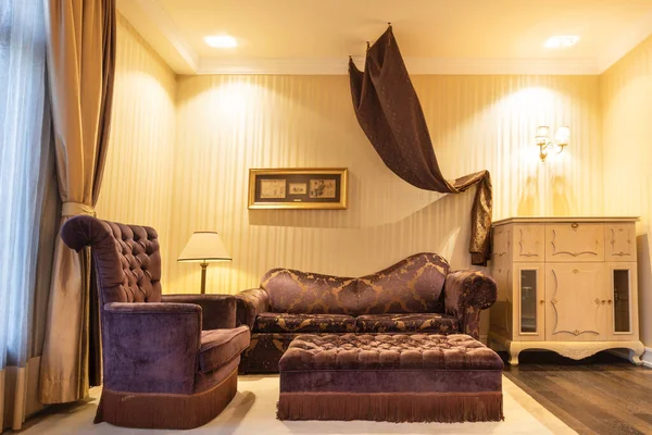 美しく 豪華なホテル ホームラウンジルーム — ストック写真