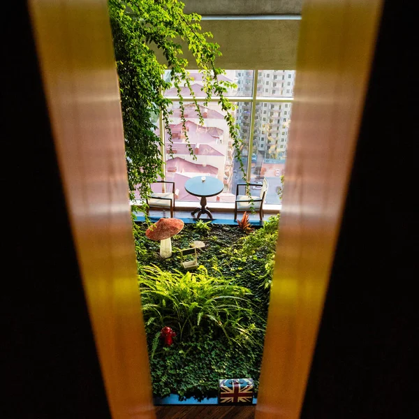 Krásný Interiér Restaurace Rostlinami — Stock fotografie