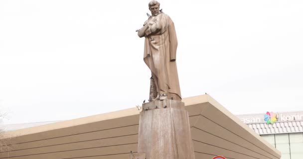 Statue Jafar Jabbarly Bakou Azerbaïdjan — Video