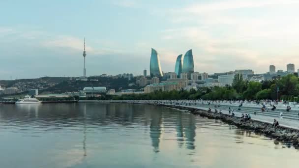 Bakú Ciudad Mar Caspio Boulevard Flame Towers Vista Día Noche — Vídeos de Stock