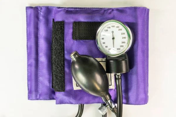 Lila Szín Sphygmomanometer Asztal Tetején Nézet — Stock Fotó