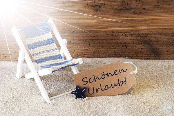 夏の日当たりの良いラベル、Schoenen Urlaub を意味する幸せな休日 — ストック写真