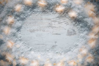 Beyaz ahşap rustik, Noel arka plan, kar ve ışıklar