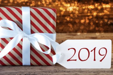 Etiket, metin 2019 ile atmosferik kırmızı Noel hediye