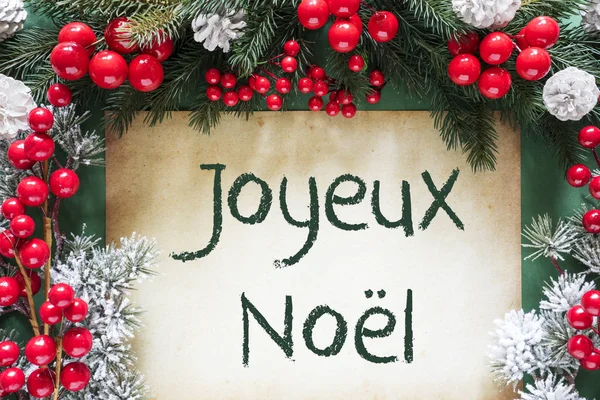 Vánoční dekorace jako jedle větev stromu, Joyeux Noel znamená Veselé Vánoce — Stock fotografie