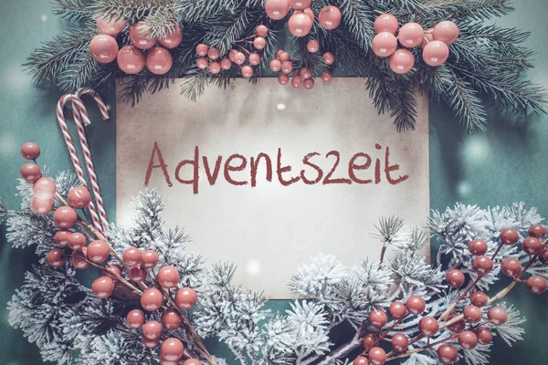 Kerst Garland, rode tekst Adventszeit middelen adventstijd — Stockfoto