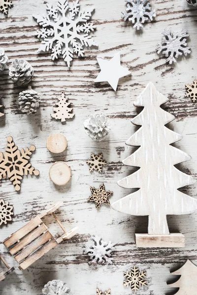 Plochý Lay s rustikální bílý vánoční dekorace — Stock fotografie