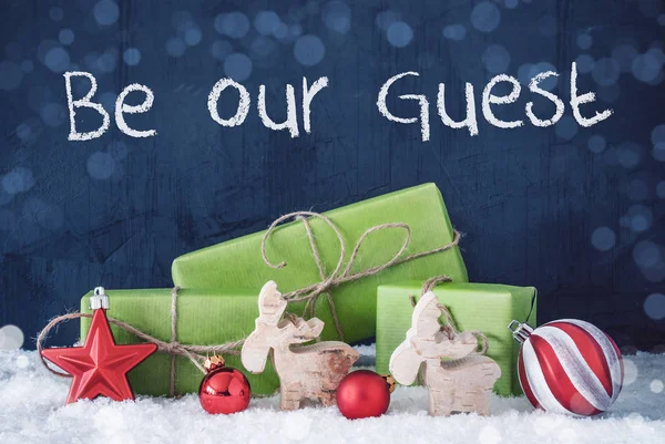 Zöld karácsonyi ajándékok, hó, dekoráció, legyen a vendégünk — Stock Fotó