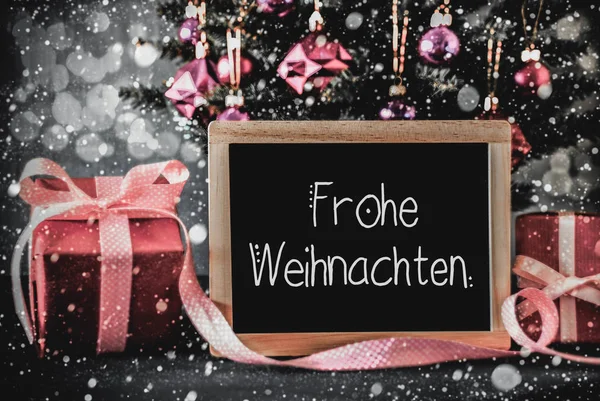 Albero, regali, calligrafia Frohe Weihnachten significa Buon Natale — Foto Stock