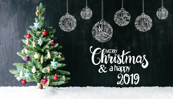 Jasne kolorowe drzewa, piłka, Wesołych Świąt i szczęśliwego 2019, śnieg — Zdjęcie stockowe