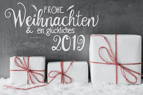 Λευκό δώρα, καλλιγραφία Glueckliches 2019 σημαίνει ευτυχισμένη 2019, χιόνι — Φωτογραφία Αρχείου