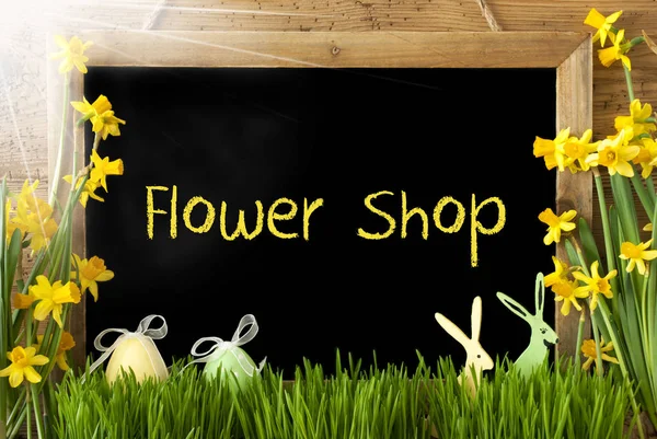 Narciso soleado, Huevo de Pascua, Conejo, Tienda de flores de texto — Foto de Stock