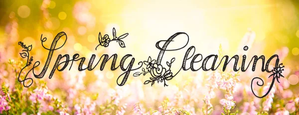 Zonnige Erica Flower veld, kalligrafie voorjaarsschoonmaak — Stockfoto