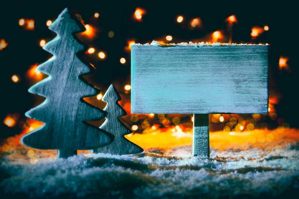 Assine, árvore de Natal retrô, flocos de neve, espaço de cópia, neve — Fotografia de Stock