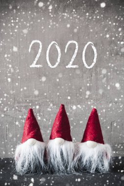 Üç Kırmızı Gnomes, Kentsel Çimento, Kar Taneleri, Metin 2020
