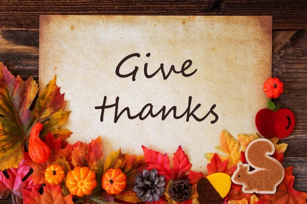 Papel velho com decoração de outono, texto dar graças — Fotografia de Stock