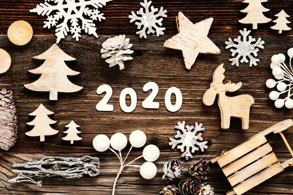 Decorazione di Natale in legno rustico, 2020, Seld e albero — Foto Stock