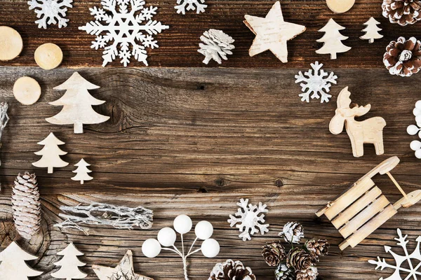 Ξύλινο φόντο. Πλαίσιο της Χριστουγεννιάτικης Διακόσμησης Όπως το Δέντρο και Fir Cone — Φωτογραφία Αρχείου
